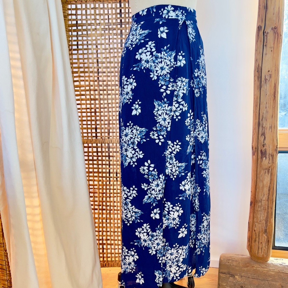 🍝 European Summer Vibes - Floral Blue Maxi Skirt